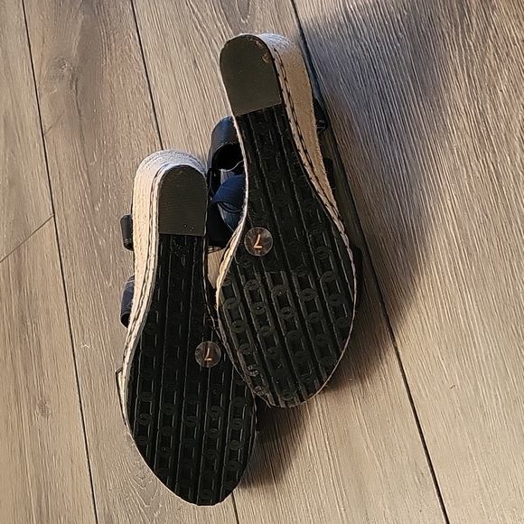 Charles by Charles David wedge sandal. Size 7. Black and Nuetral colors. - Picture 5 of 6